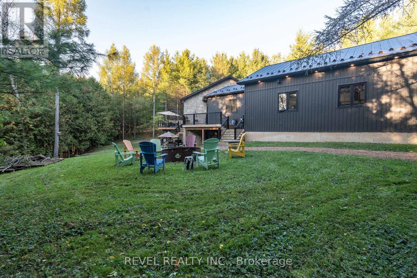 7404 Wellington Road, Mapleton, Ontario  N0G 2K0 - Photo 36 - X12395618