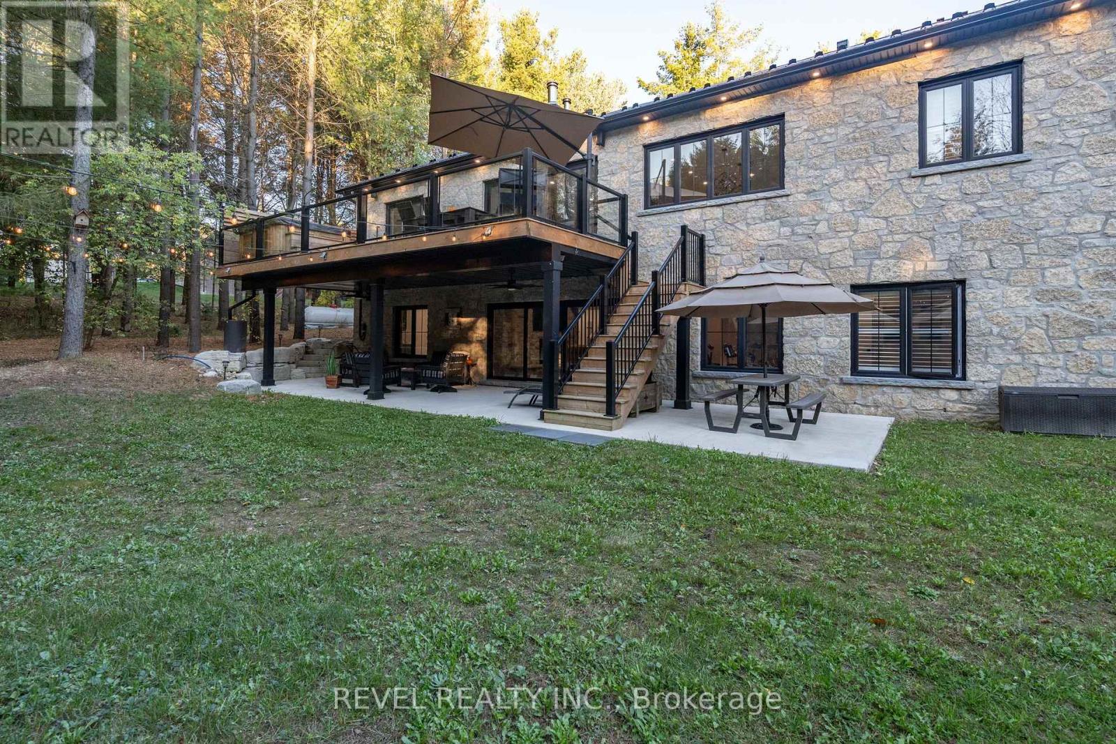 7404 Wellington Road, Mapleton, Ontario  N0G 2K0 - Photo 37 - X12395618