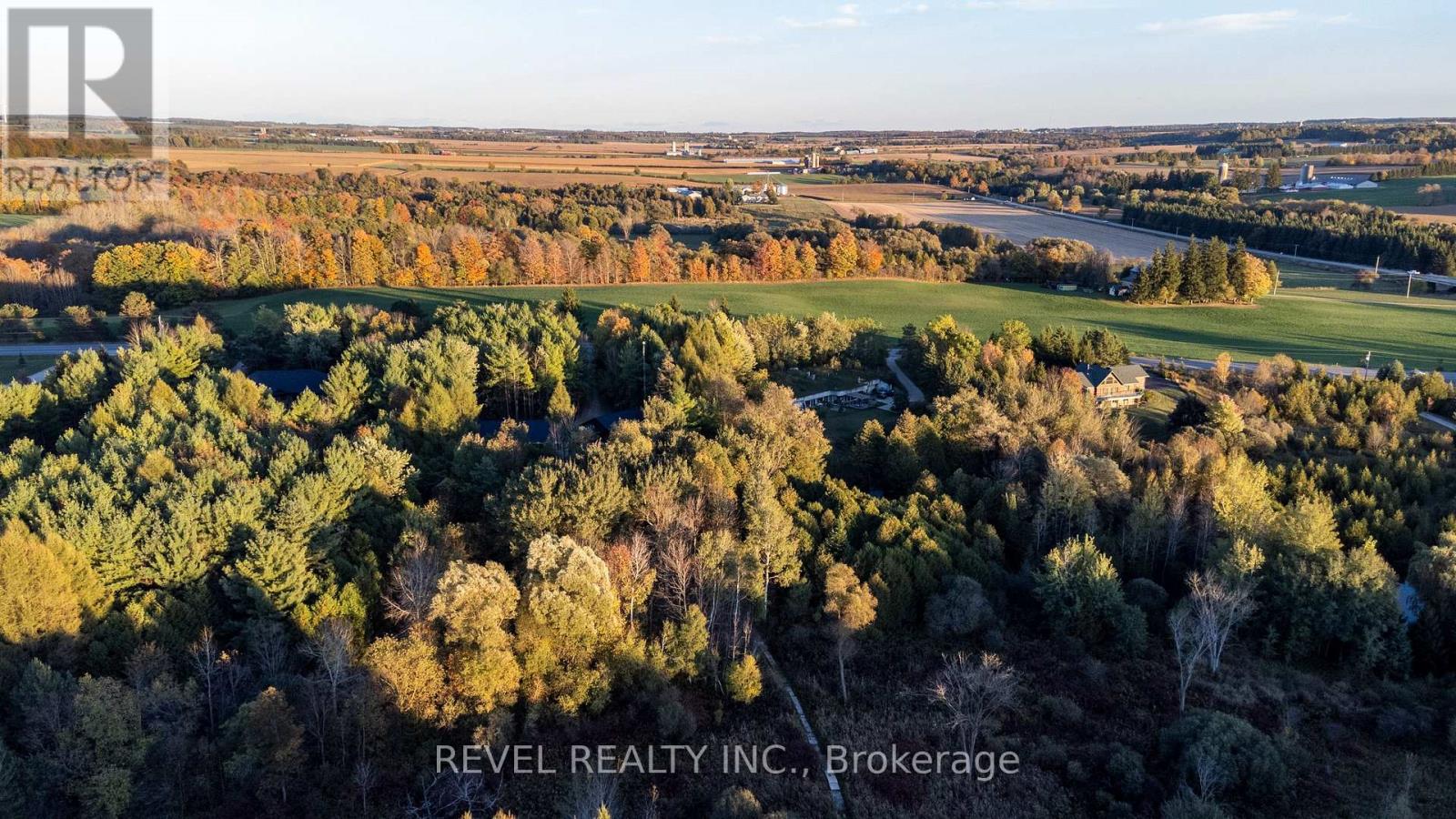 7404 Wellington Road, Mapleton, Ontario  N0G 2K0 - Photo 4 - X12395618