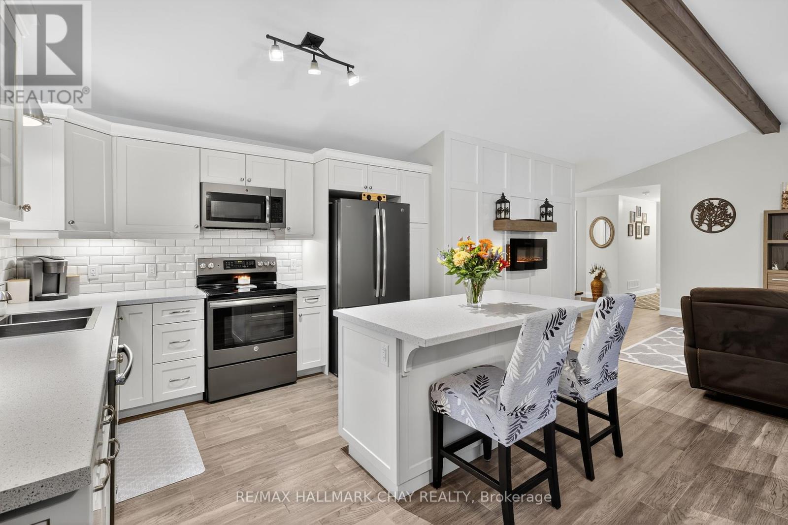 202 Vel-Dor Crescent, Bracebridge, Ontario  P1L 1J4 - Photo 15 - X12395621