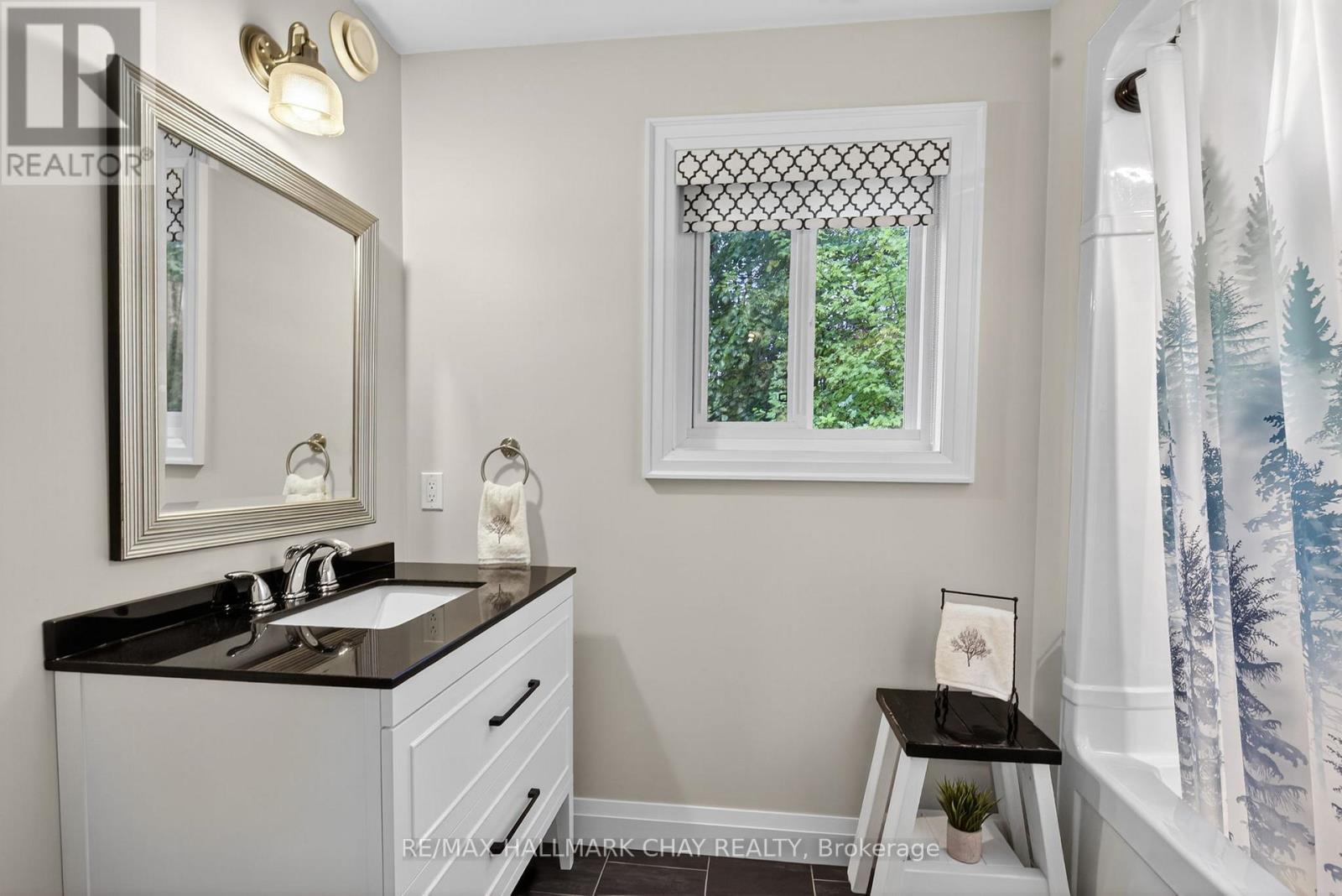 202 Vel-Dor Crescent, Bracebridge, Ontario  P1L 1J4 - Photo 22 - X12395621