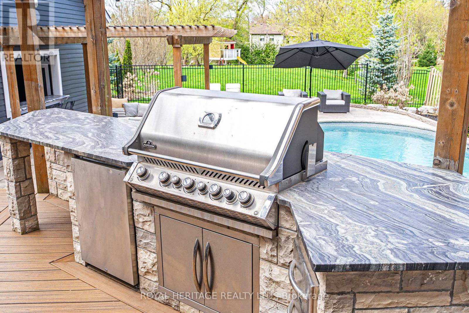 5016 Barber Street E, Pickering, Ontario  L1Y 1B4 - Photo 14 - E12395652
