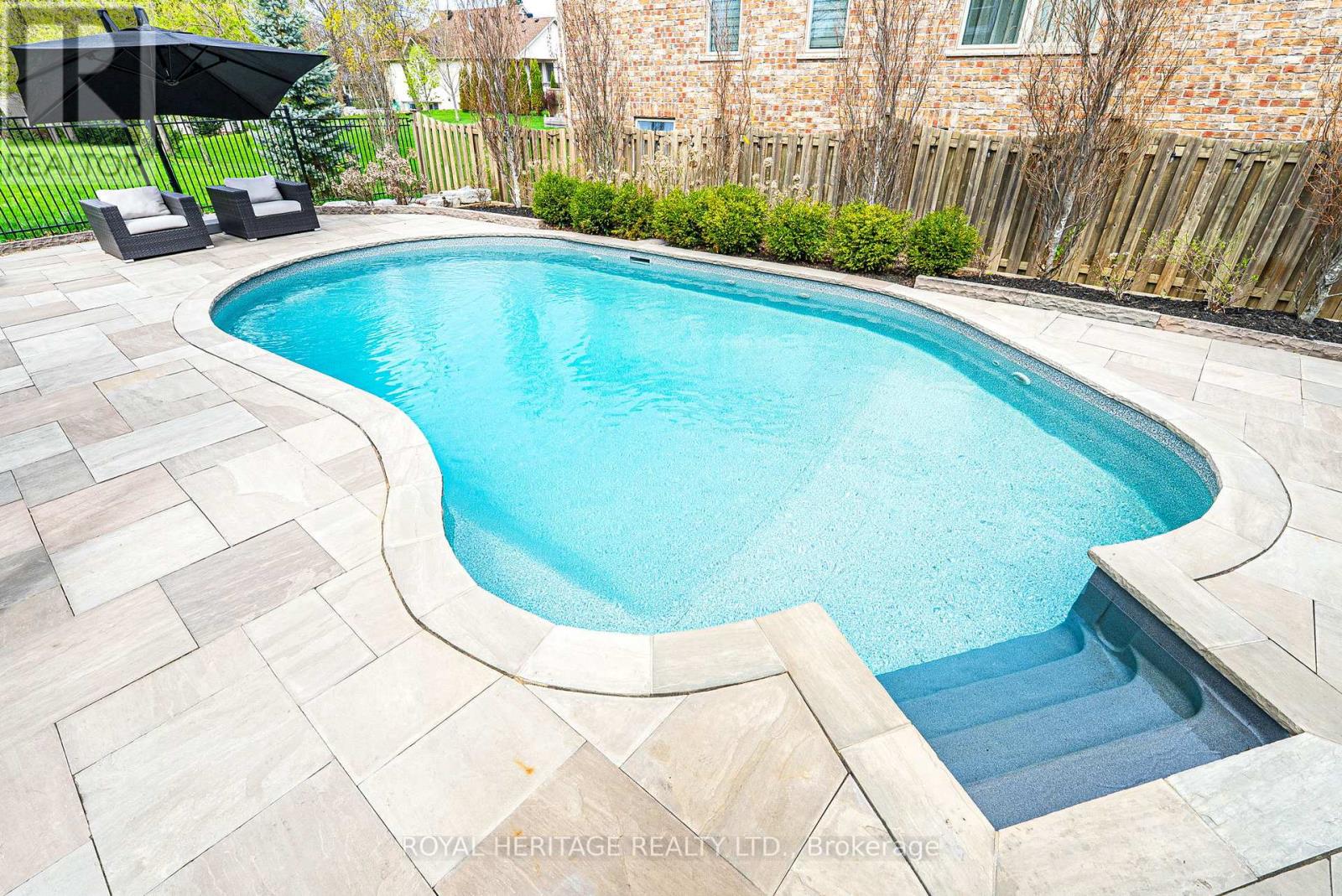 5016 Barber Street E, Pickering, Ontario  L1Y 1B4 - Photo 9 - E12395652