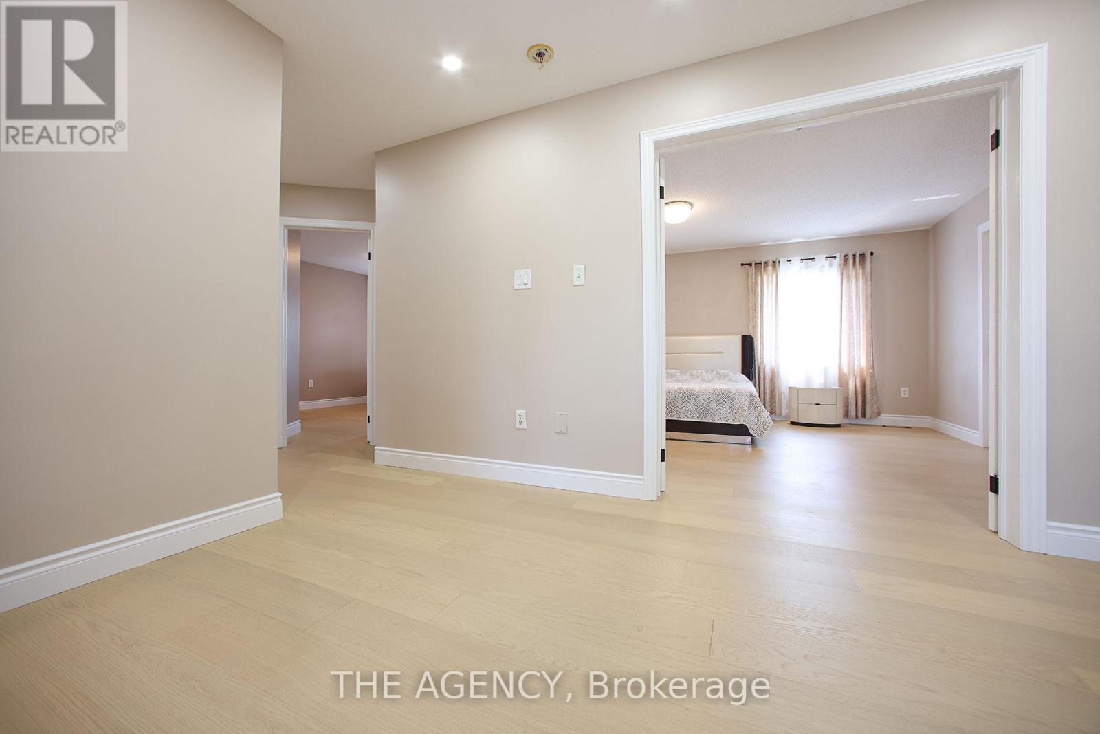 88 Glendower Crescent, Georgina, Ontario  L4P 0A1 - Photo 23 - N12395662