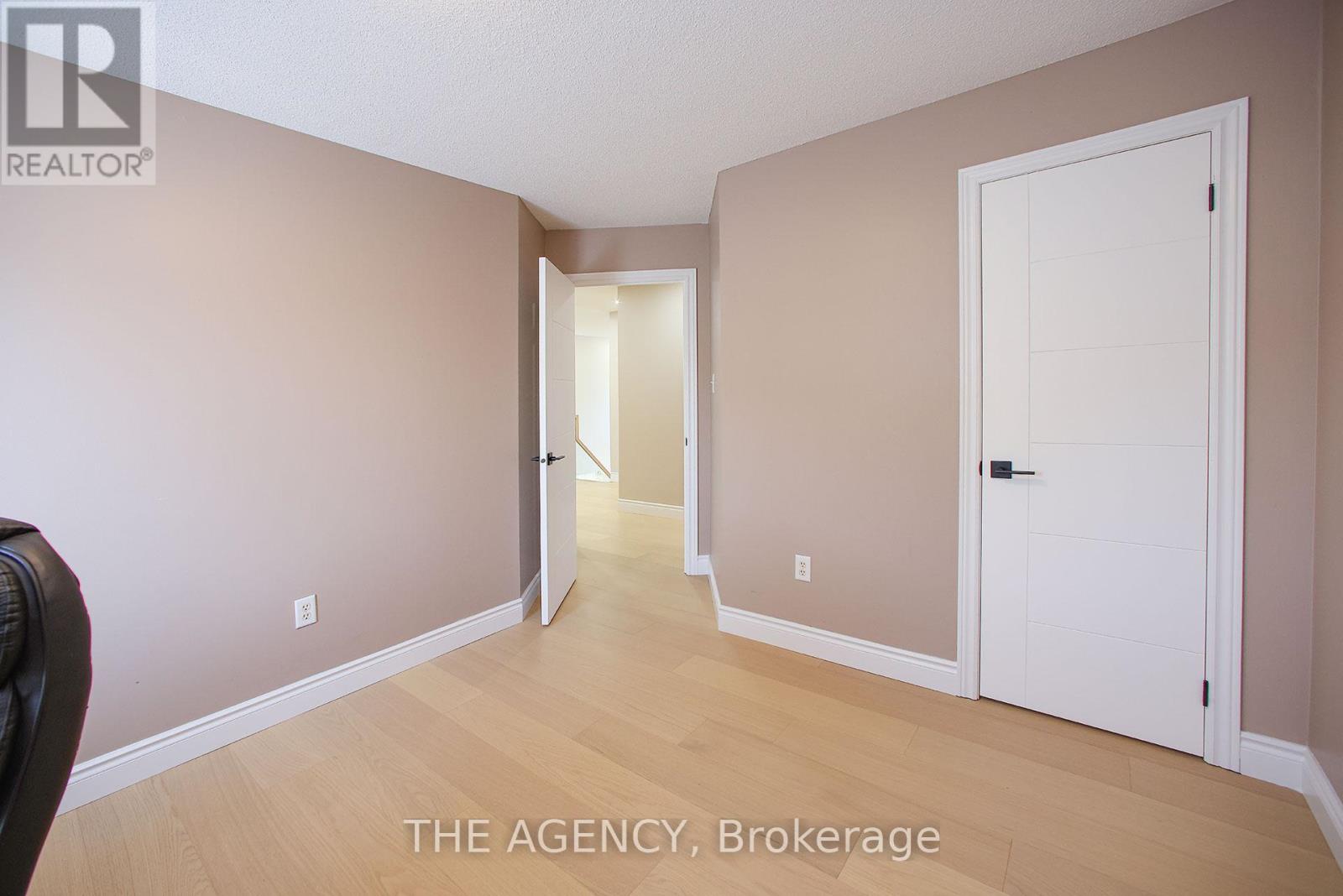 88 Glendower Crescent, Georgina, Ontario  L4P 0A1 - Photo 29 - N12395662