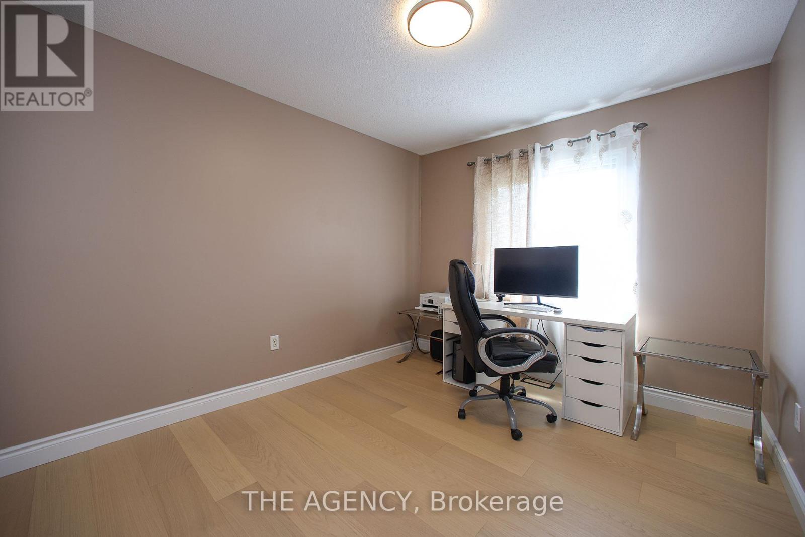 88 Glendower Crescent, Georgina, Ontario  L4P 0A1 - Photo 30 - N12395662