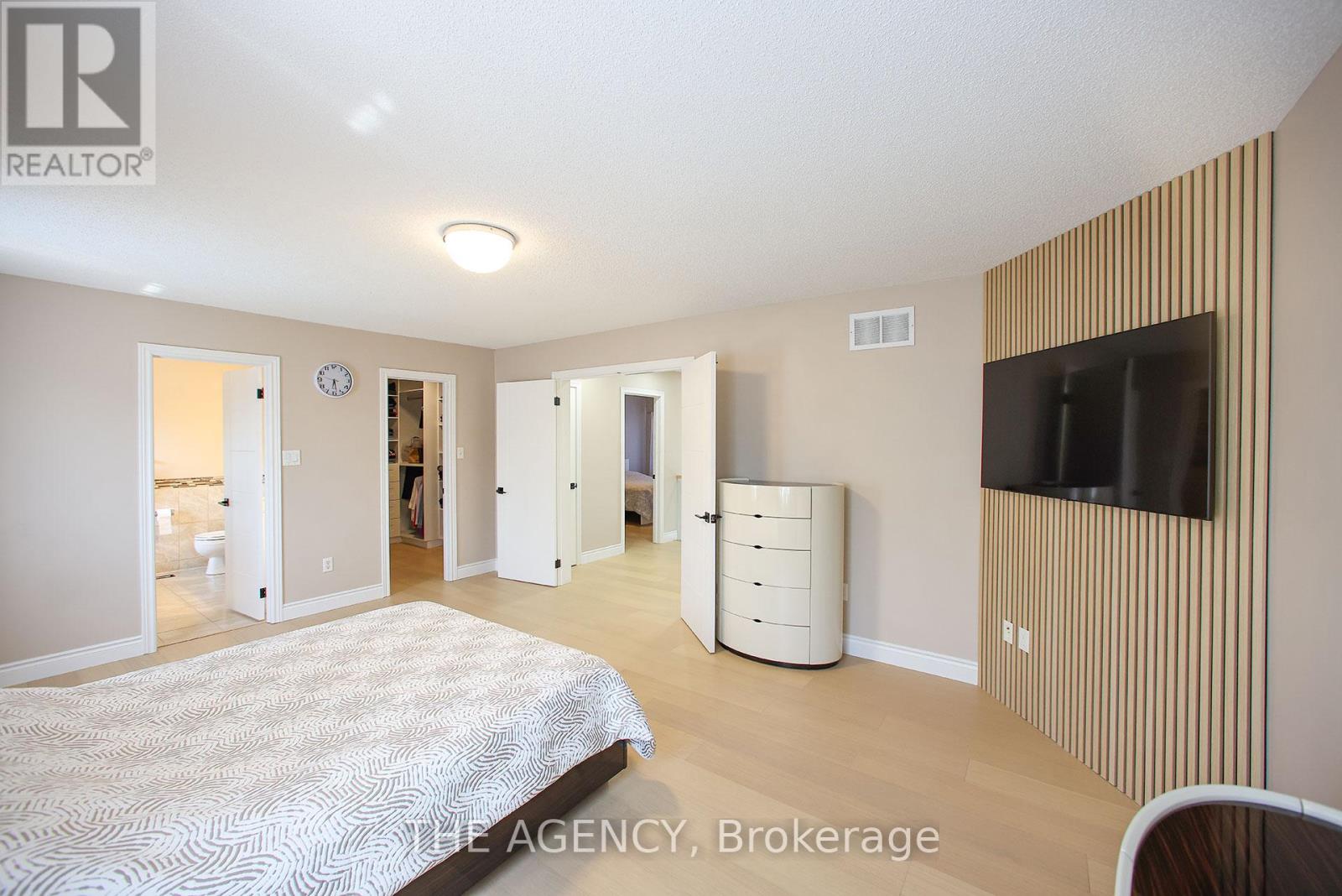 88 Glendower Crescent, Georgina, Ontario  L4P 0A1 - Photo 33 - N12395662