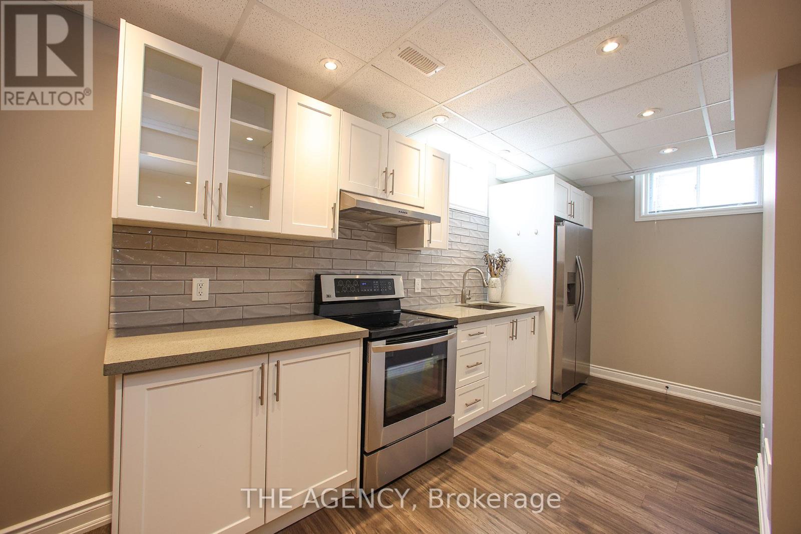 88 Glendower Crescent, Georgina, Ontario  L4P 0A1 - Photo 40 - N12395662