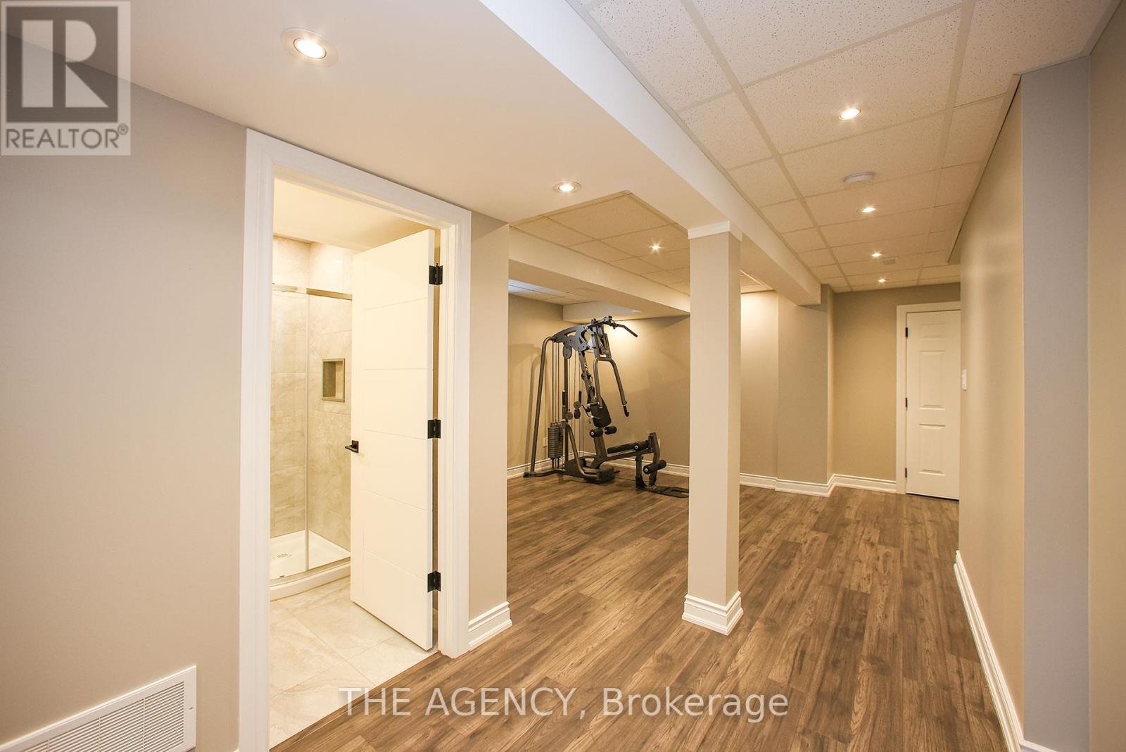 88 Glendower Crescent, Georgina, Ontario  L4P 0A1 - Photo 41 - N12395662