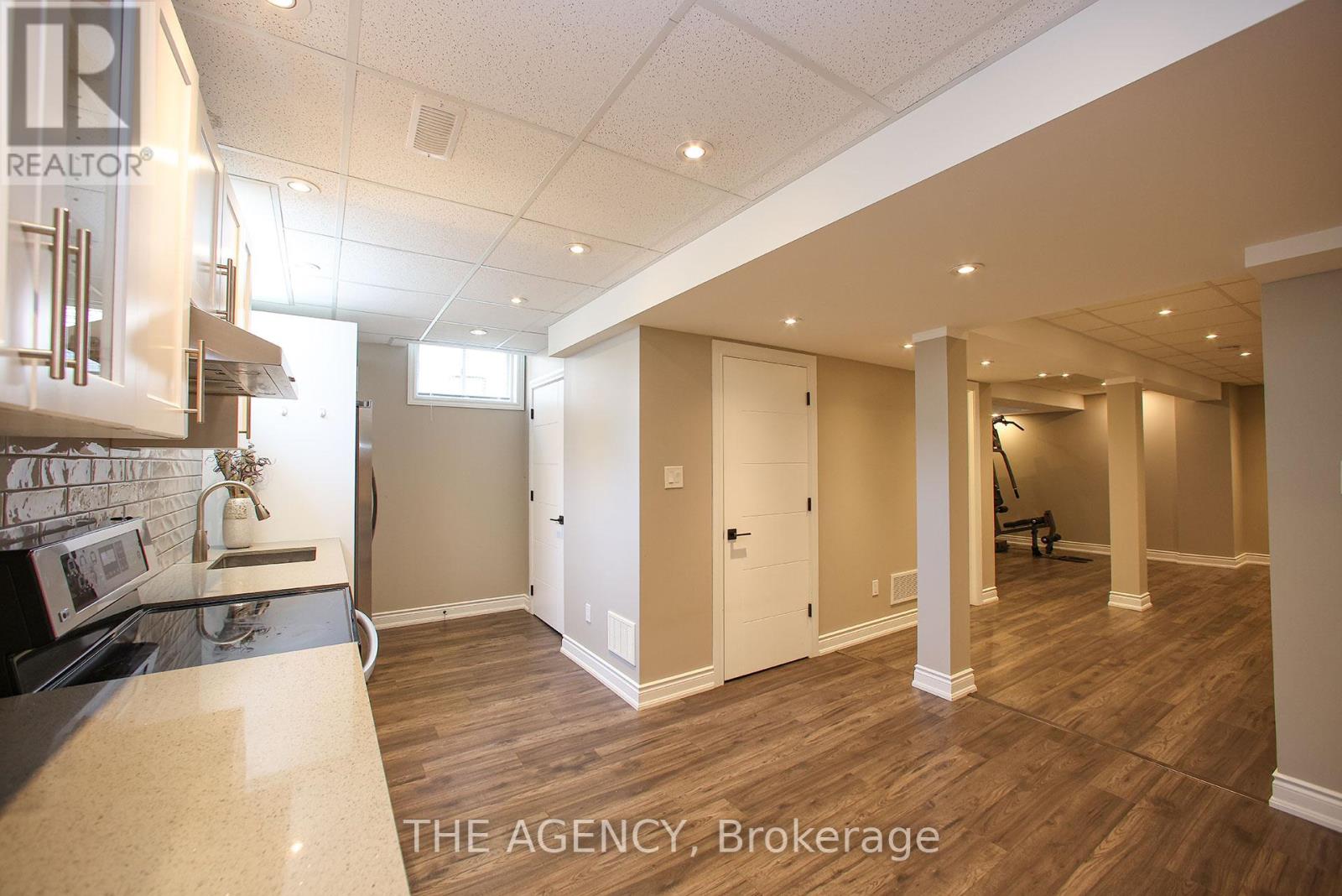 88 Glendower Crescent, Georgina, Ontario  L4P 0A1 - Photo 42 - N12395662