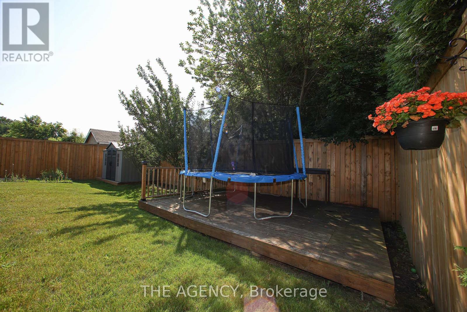 88 Glendower Crescent, Georgina, Ontario  L4P 0A1 - Photo 45 - N12395662