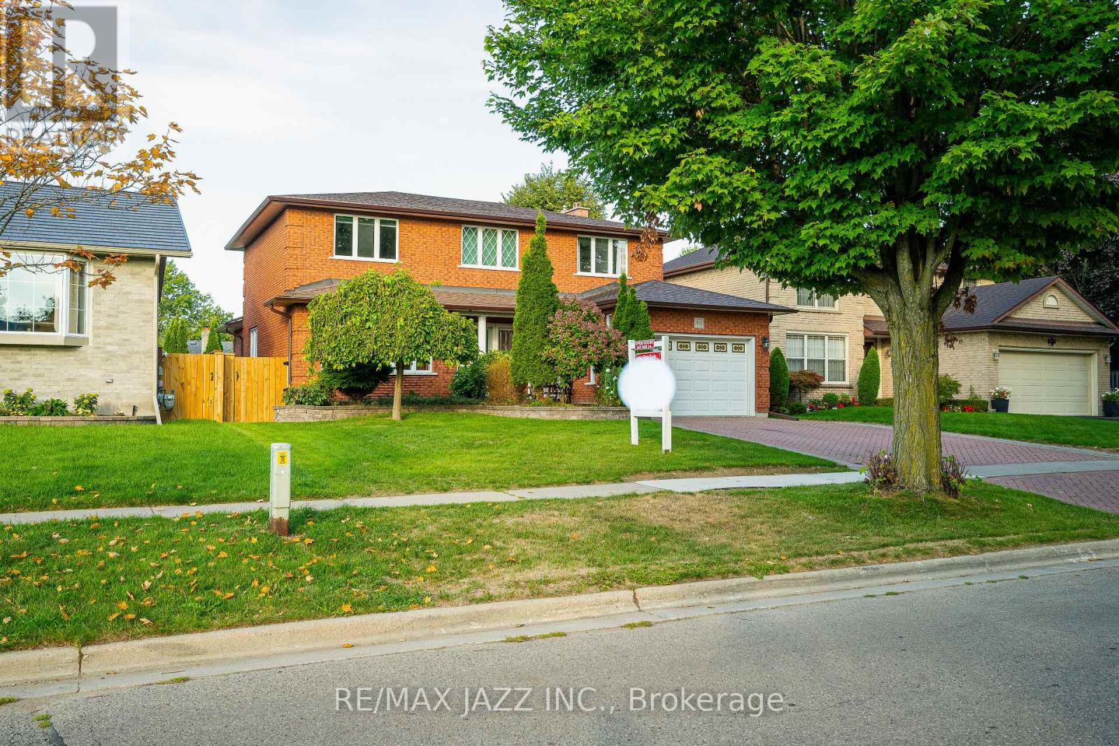 812 Waverly Street N, Oshawa, Ontario  L1J 7E5 - Photo 2 - E12395743