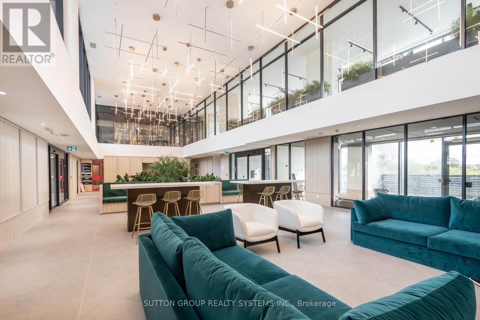 1102 - 3079 Trafalgar Road, Oakville, Ontario L6H 8C5 - Photo 4 - W12395648