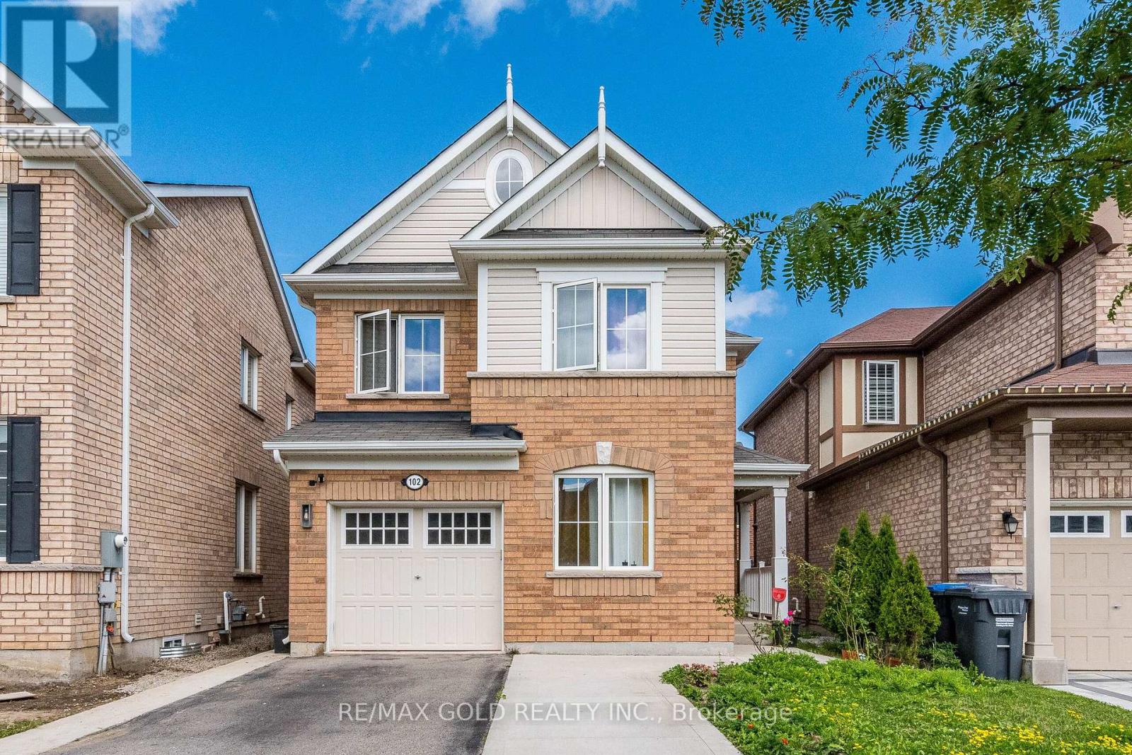 102 Leadenhall Road, Brampton, Ontario  L7A 4G9 - Photo 1 - W12395665