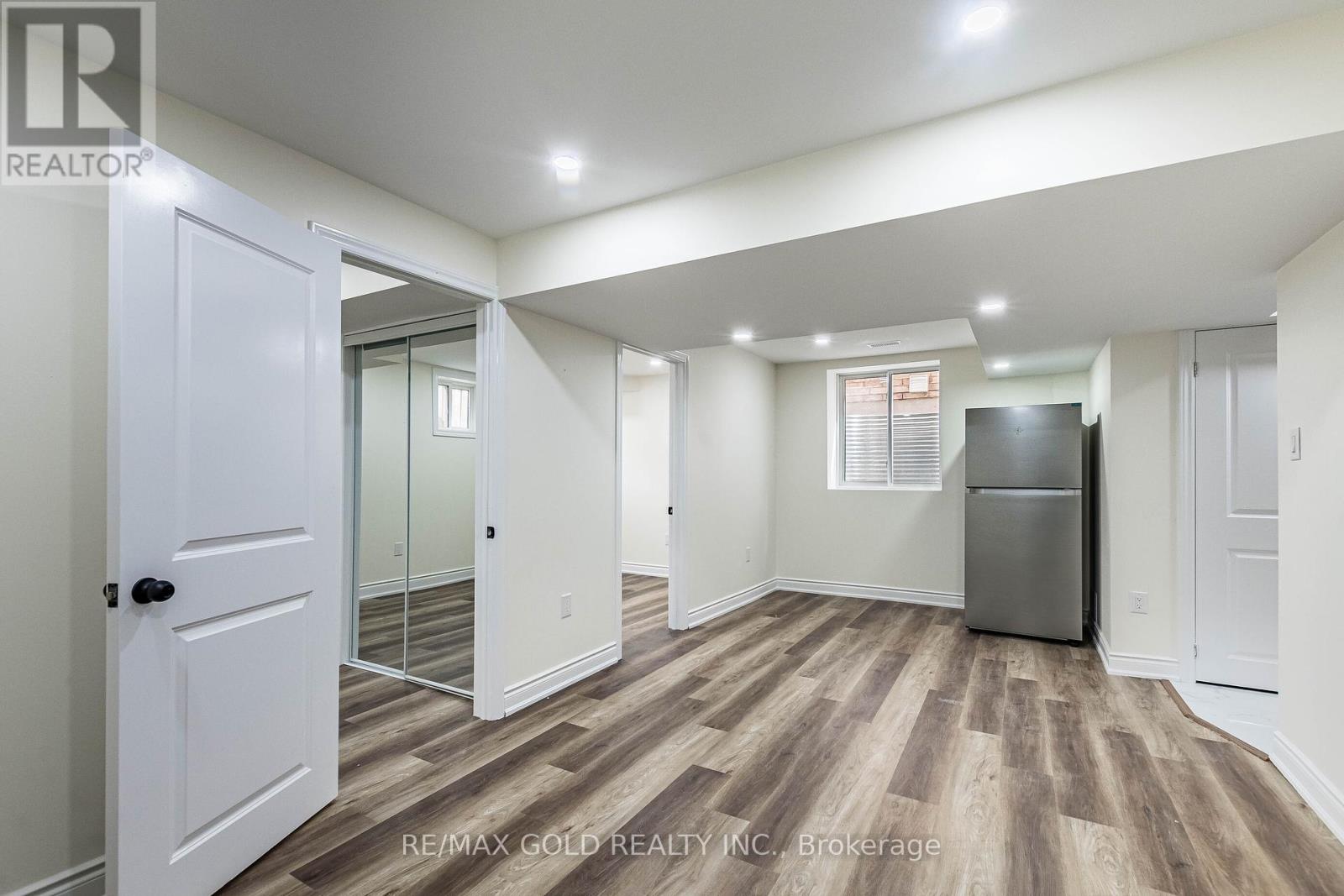 102 Leadenhall Road, Brampton, Ontario  L7A 4G9 - Photo 4 - W12395665