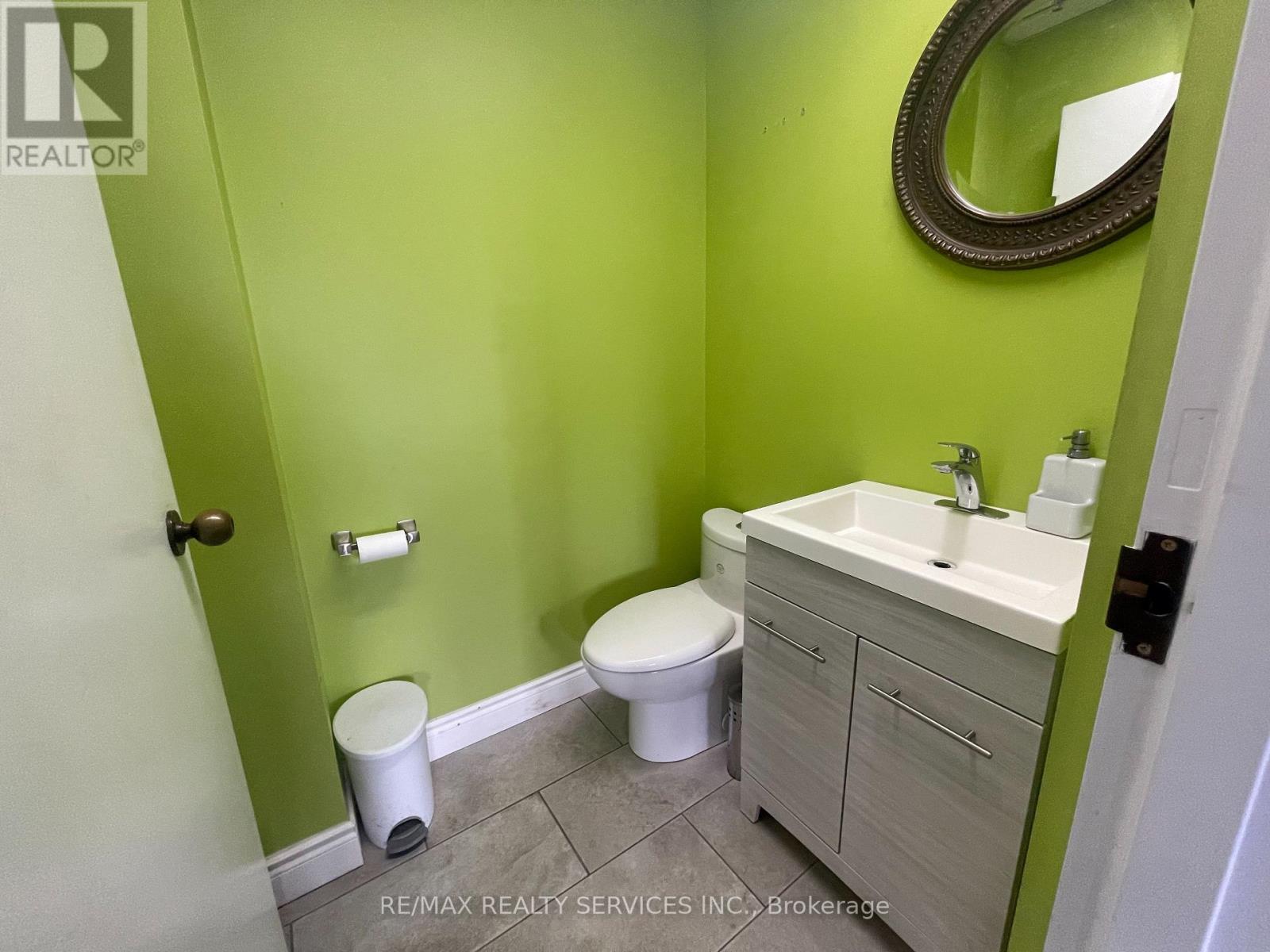 3 - 529 Speers Road, Oakville, Ontario  L6K 2G4 - Photo 8 - W12395679