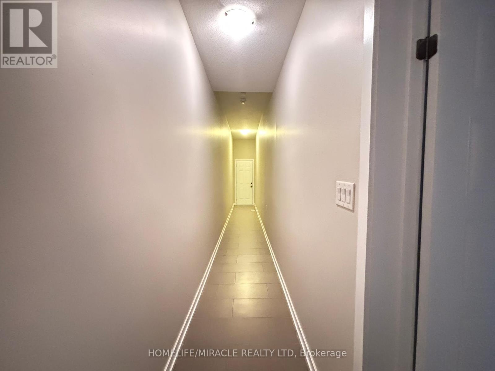 4 Hoover Road, Brampton, Ontario L7A 4L2 - Photo 10 - W12395691