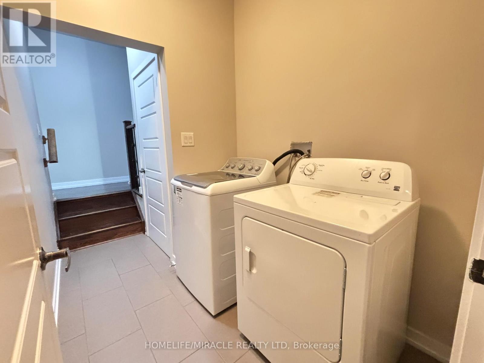 4 Hoover Road, Brampton, Ontario L7A 4L2 - Photo 11 - W12395691