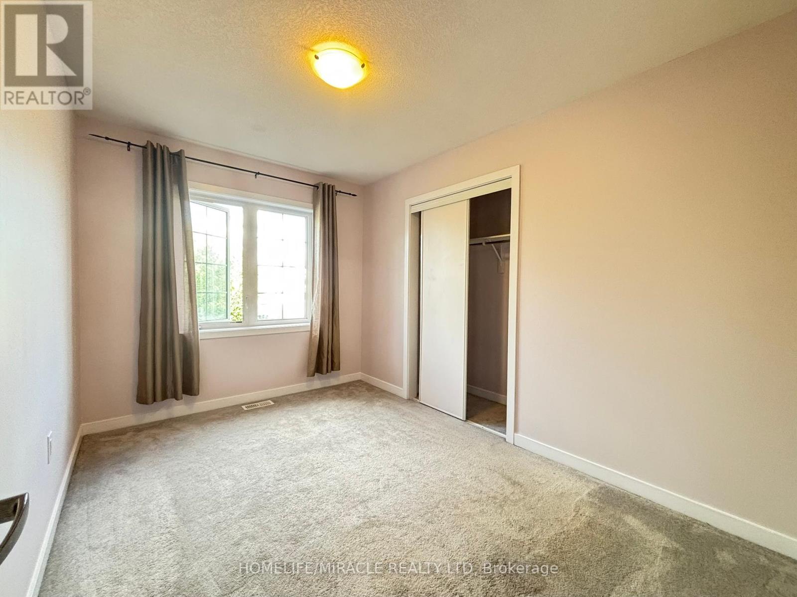 4 Hoover Road, Brampton, Ontario L7A 4L2 - Photo 13 - W12395691