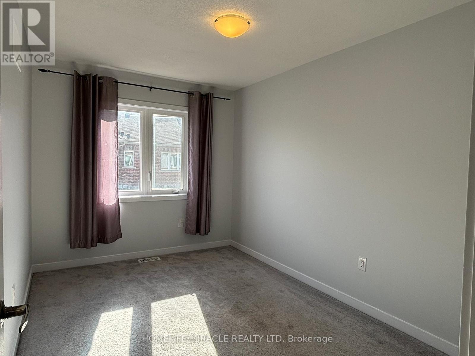 4 Hoover Road, Brampton, Ontario L7A 4L2 - Photo 18 - W12395691