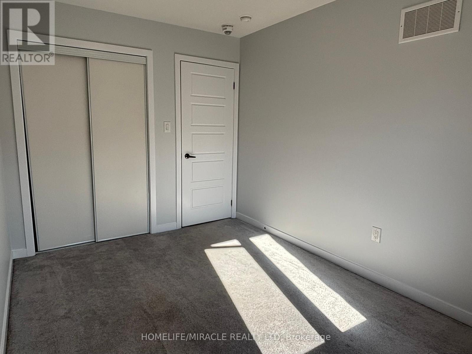 4 Hoover Road, Brampton, Ontario L7A 4L2 - Photo 19 - W12395691