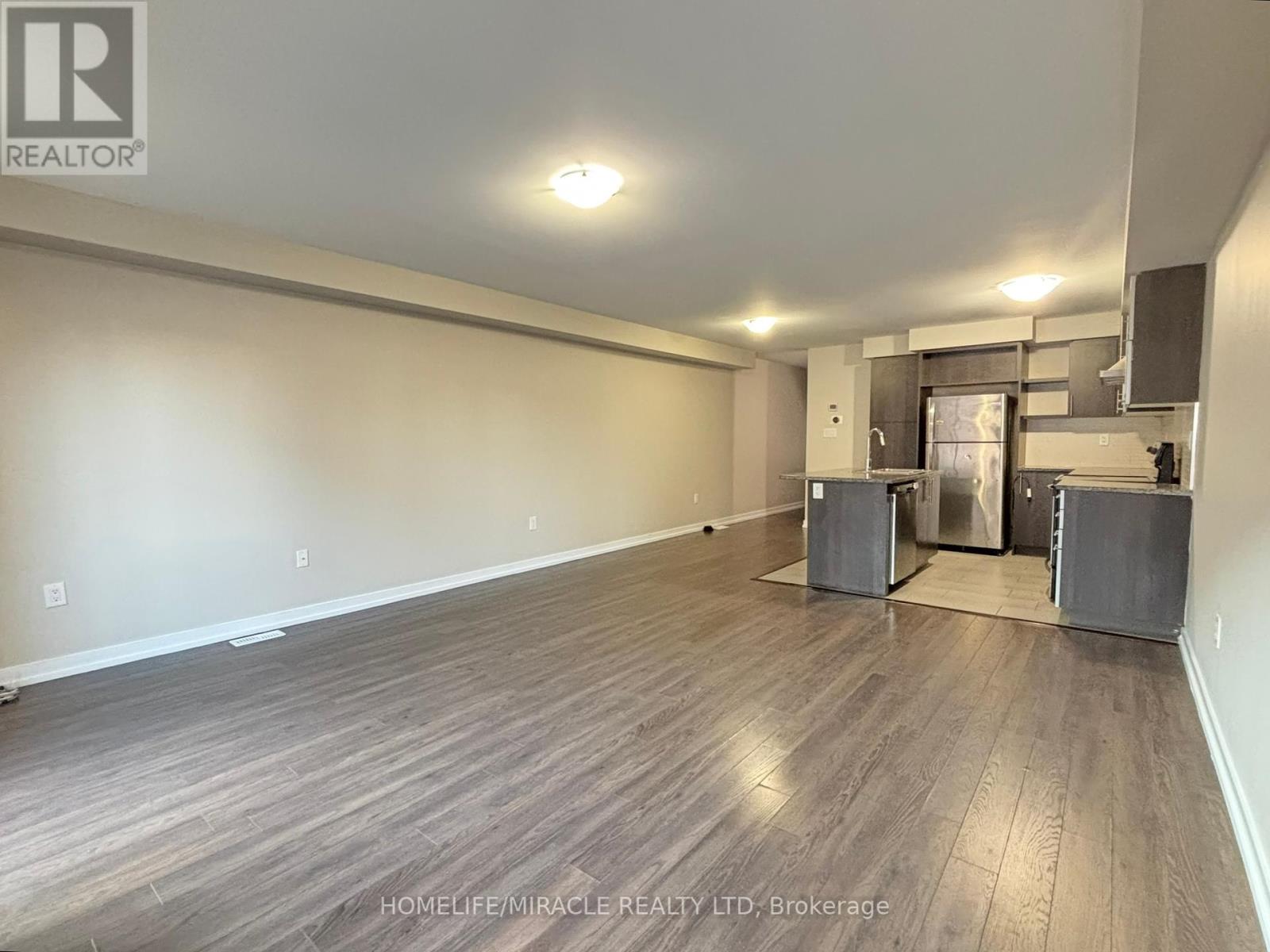 4 Hoover Road, Brampton, Ontario L7A 4L2 - Photo 9 - W12395691