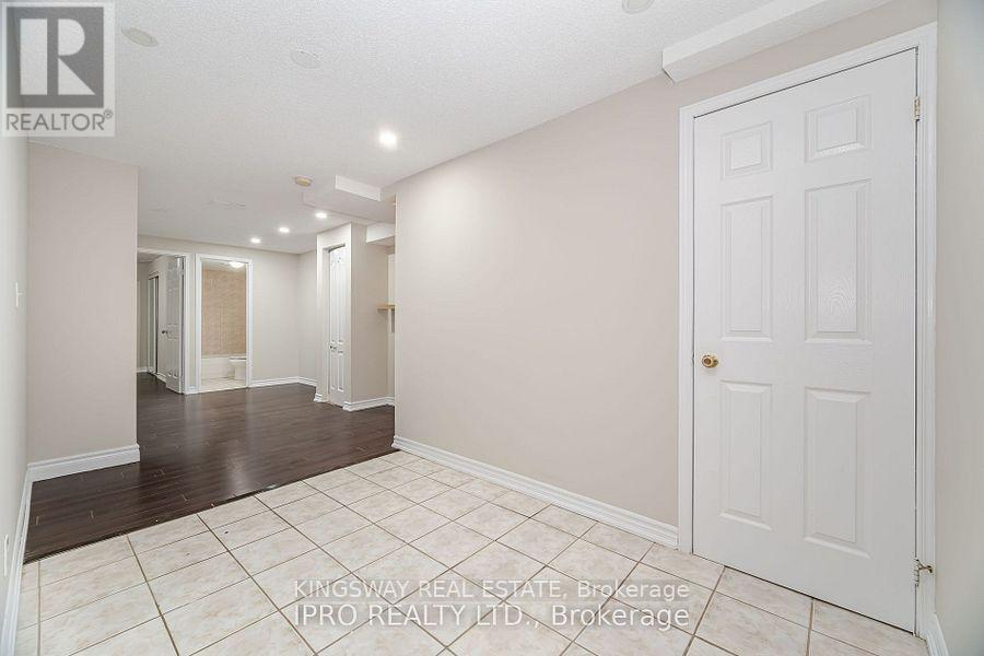 Bsmt - 803 Khan Crescent, Mississauga, Ontario  L5V 2R2 - Photo 13 - W12395702