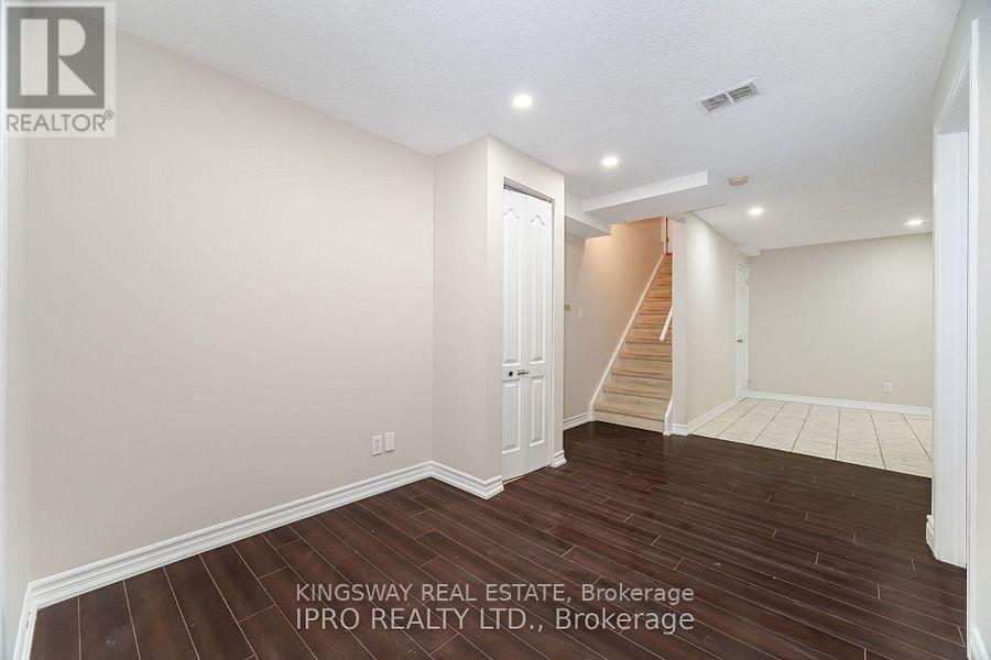 Bsmt - 803 Khan Crescent, Mississauga, Ontario  L5V 2R2 - Photo 16 - W12395702