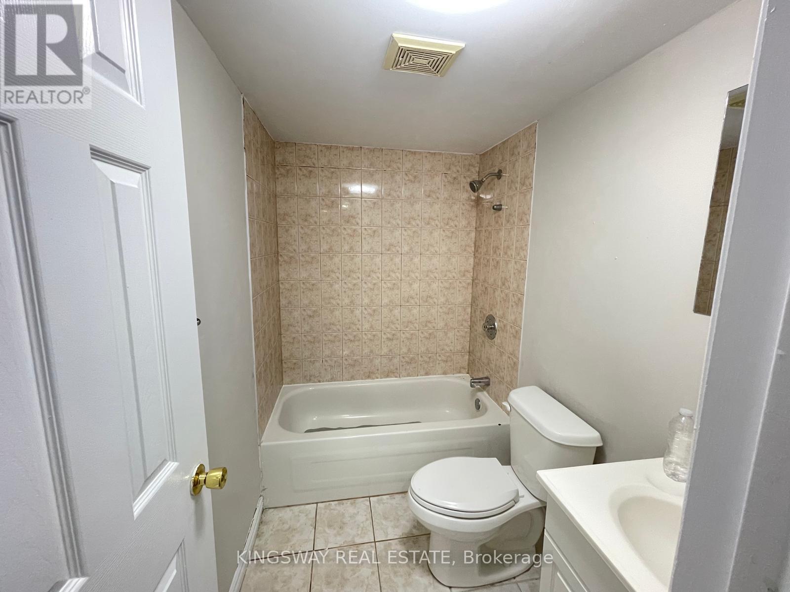 Bsmt - 803 Khan Crescent, Mississauga, Ontario  L5V 2R2 - Photo 18 - W12395702