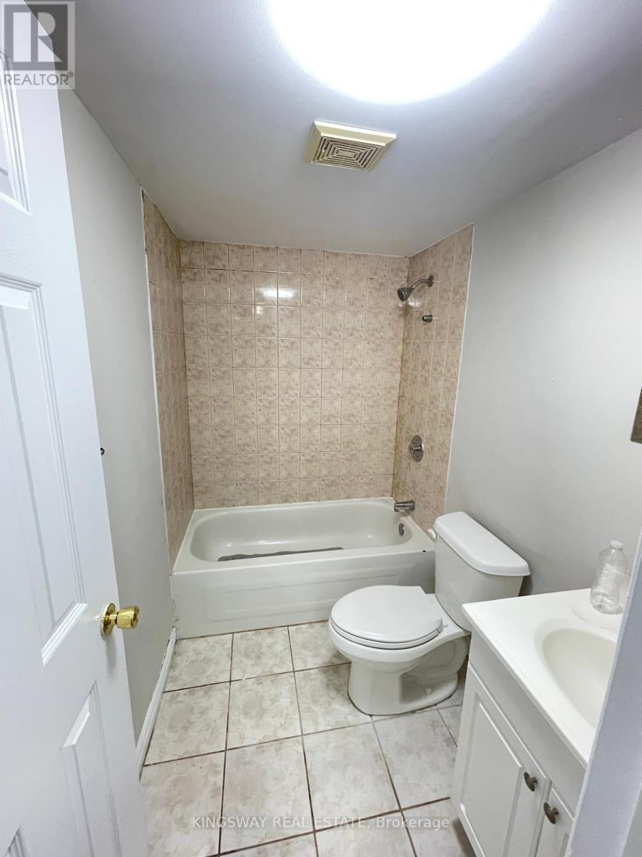 Bsmt - 803 Khan Crescent, Mississauga, Ontario  L5V 2R2 - Photo 19 - W12395702