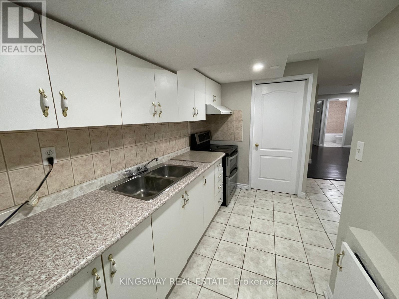 Bsmt - 803 Khan Crescent, Mississauga, Ontario  L5V 2R2 - Photo 6 - W12395702