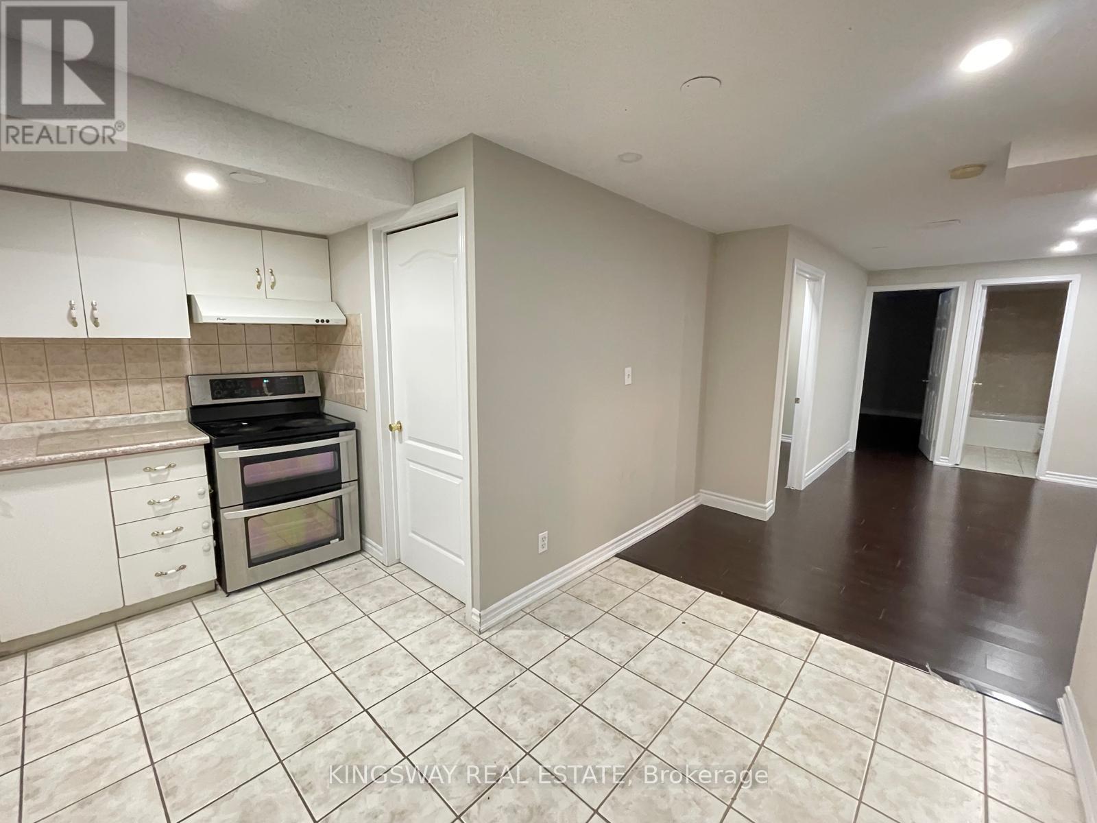 Bsmt - 803 Khan Crescent, Mississauga, Ontario  L5V 2R2 - Photo 7 - W12395702