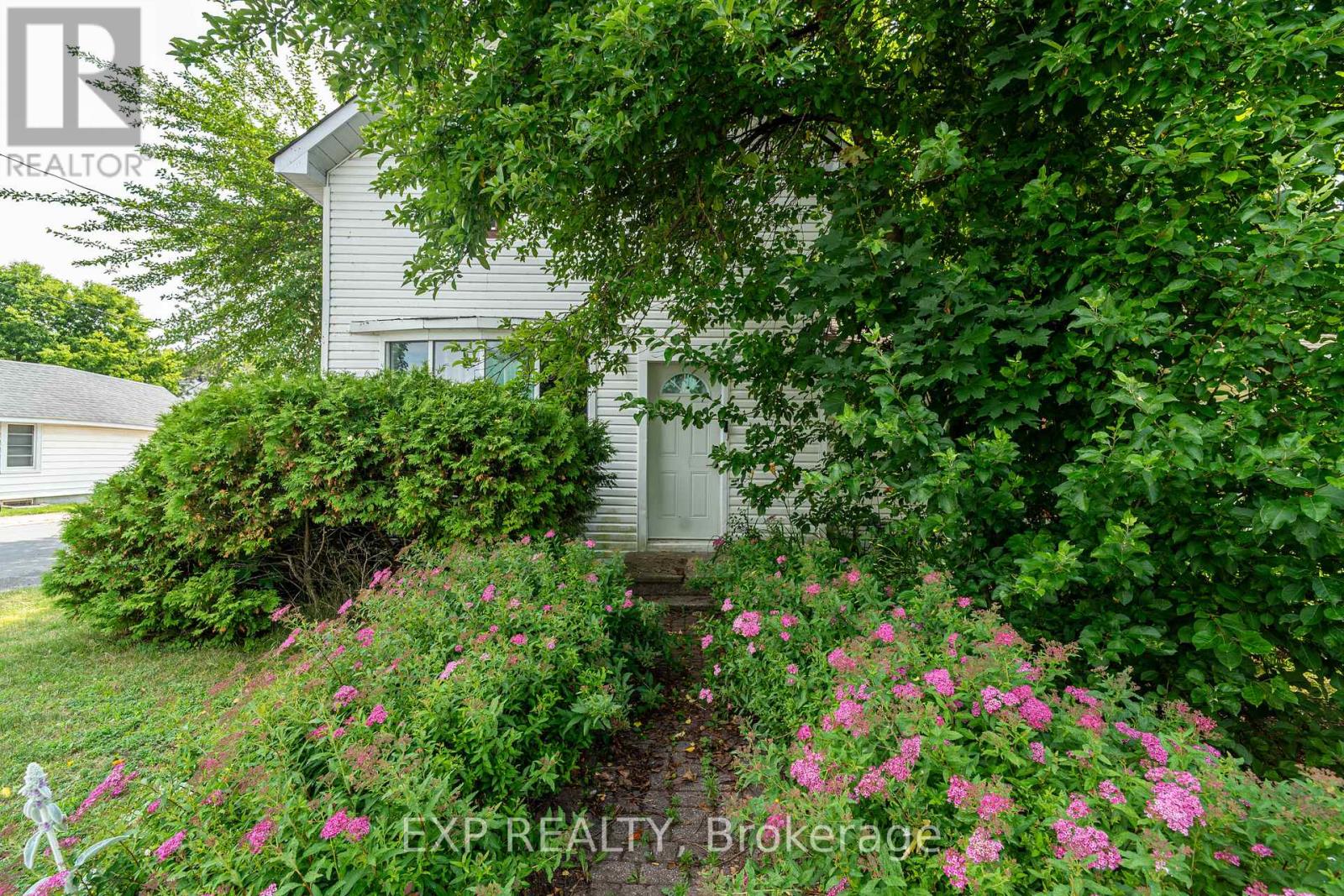 294 Moffatt Street, Carleton Place, Ontario  K7C 3L4 - Photo 14 - X12395719