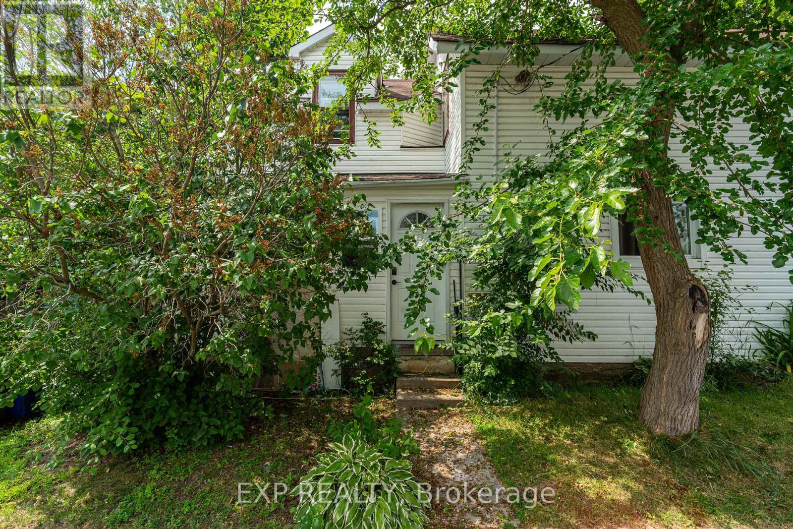 294 Moffatt Street, Carleton Place, Ontario  K7C 3L4 - Photo 5 - X12395719