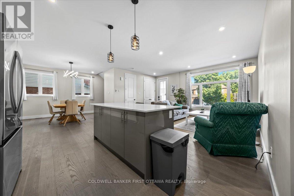 A & B - 25 Pennard Way, Ottawa, Ontario  K1T 4C1 - Photo 10 - X12395736