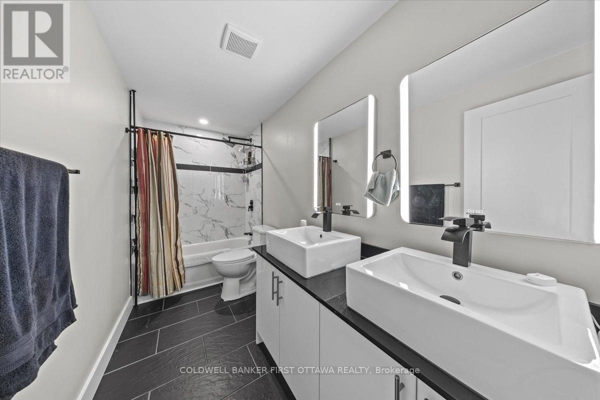 A & B - 25 Pennard Way, Ottawa, Ontario  K1T 4C1 - Photo 19 - X12395736