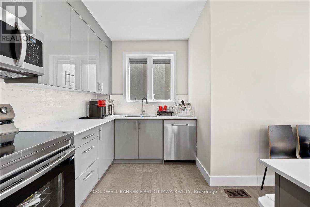 A & B - 25 Pennard Way, Ottawa, Ontario  K1T 4C1 - Photo 25 - X12395736