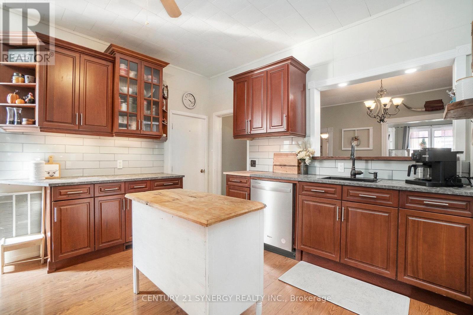 30 Kensington Avenue, Smiths Falls, Ontario  K7A 2K5 - Photo 11 - X12395742