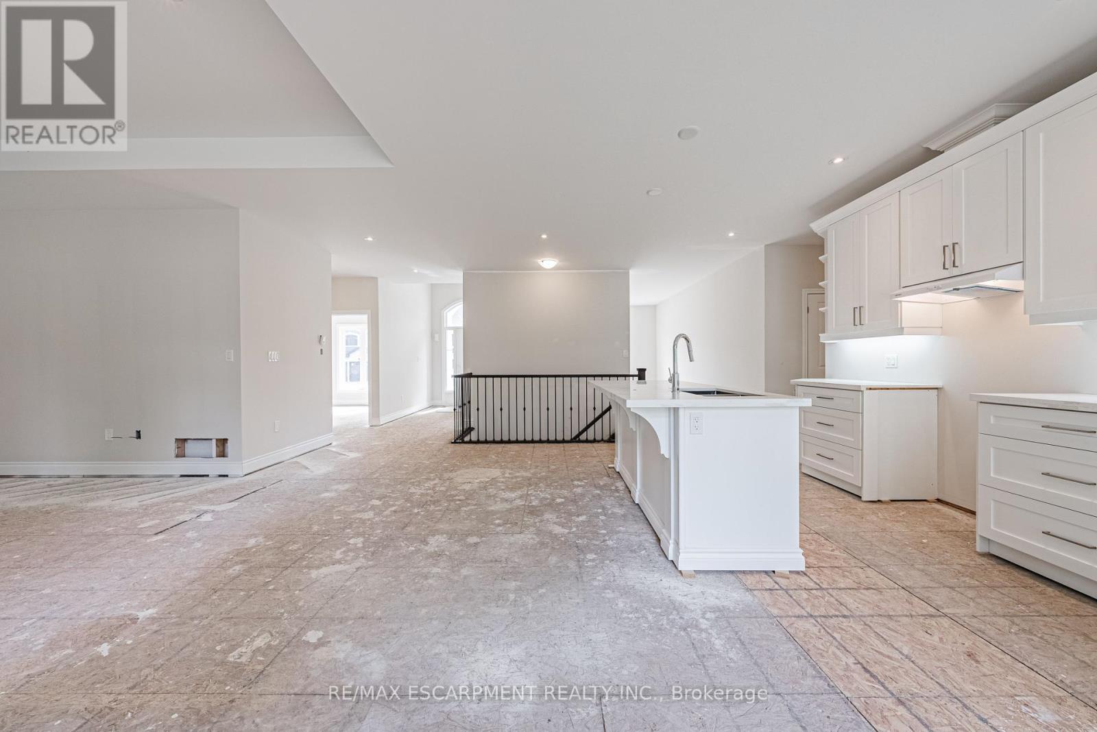 60 Cesar Place, Hamilton, Ontario  L9G 0G3 - Photo 10 - X12395694