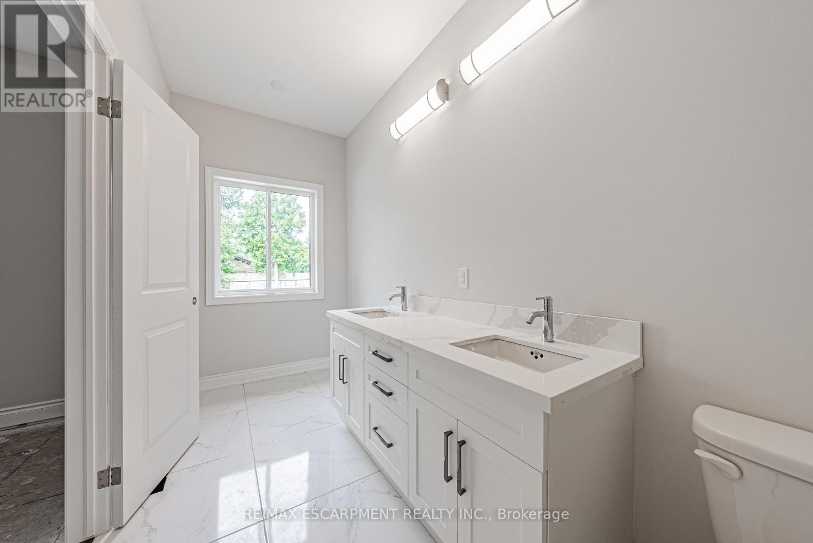 60 Cesar Place, Hamilton, Ontario  L9G 0G3 - Photo 19 - X12395694