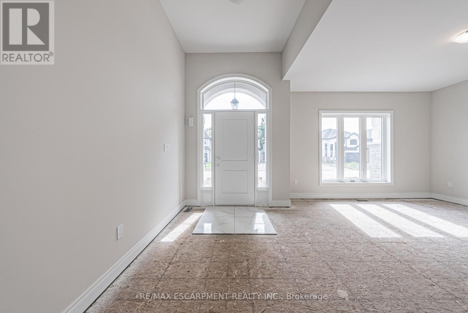 60 Cesar Place, Hamilton, Ontario  L9G 0G3 - Photo 5 - X12395694