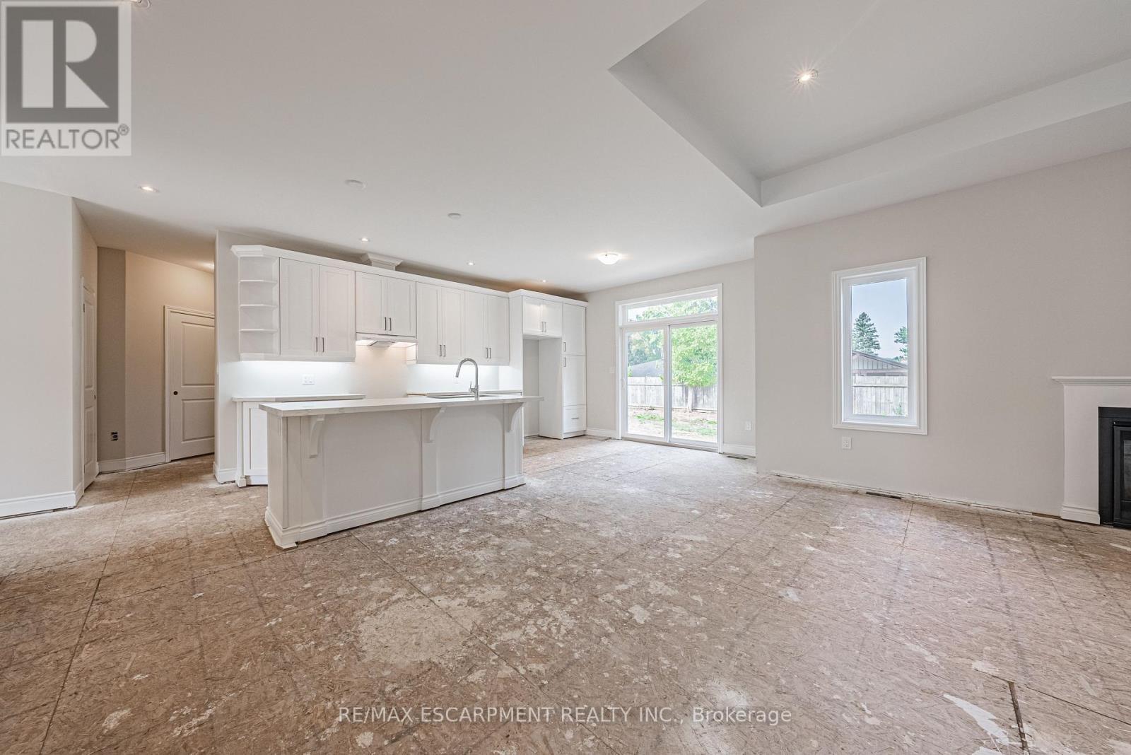 60 Cesar Place, Hamilton, Ontario  L9G 0G3 - Photo 8 - X12395694