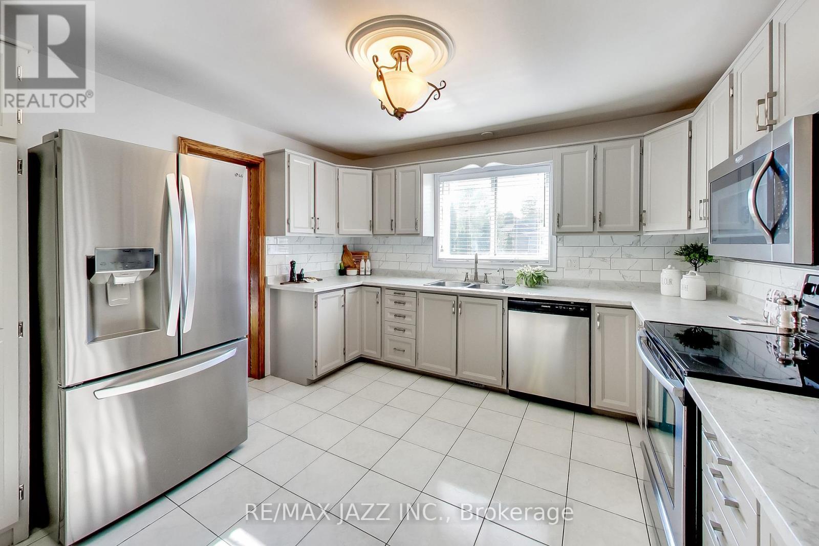 812 Waverly Street N, Oshawa, Ontario  L1J 7E5 - Photo 10 - E12395743