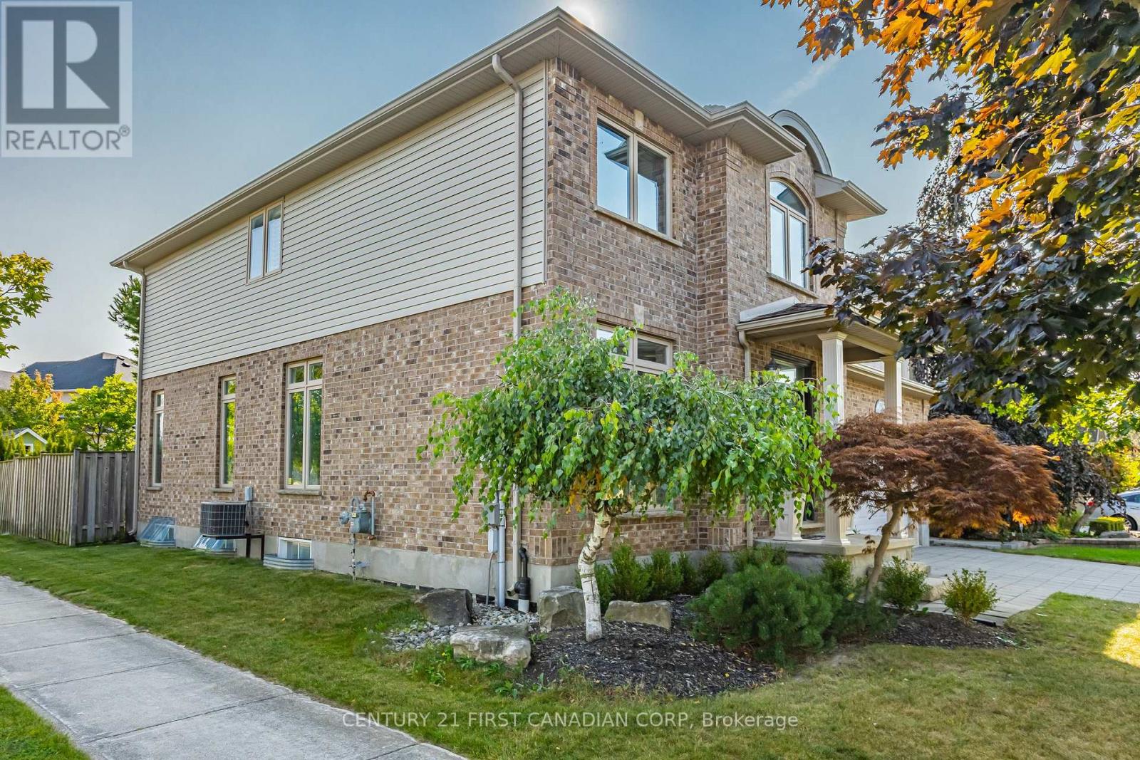 792 Redtail Trail, London North, Ontario  N6H 5X3 - Photo 3 - X12394229