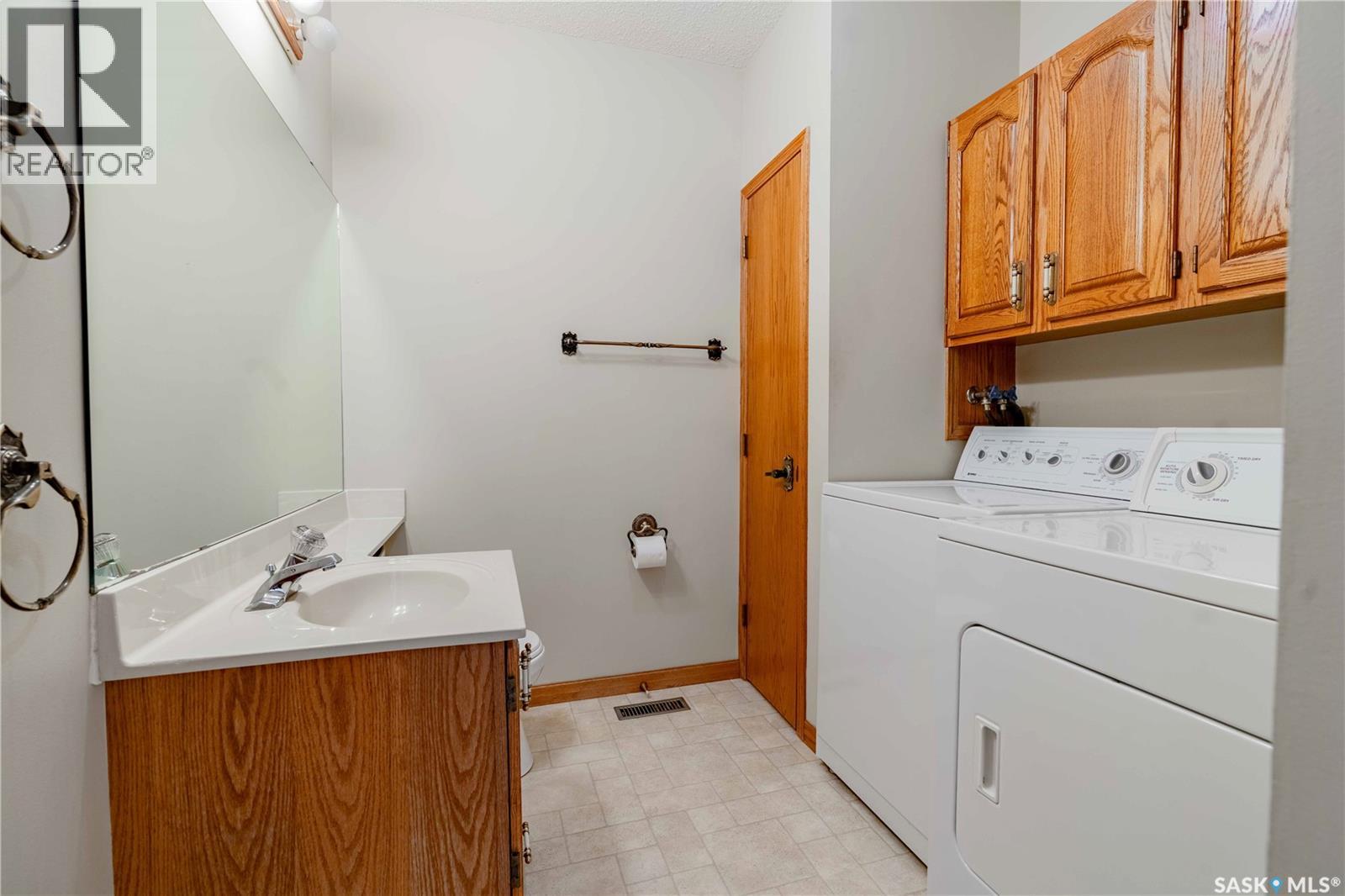 747 Wilkinson Way, Saskatoon, Saskatchewan  S7N 3L6 - Photo 40 - SK018052