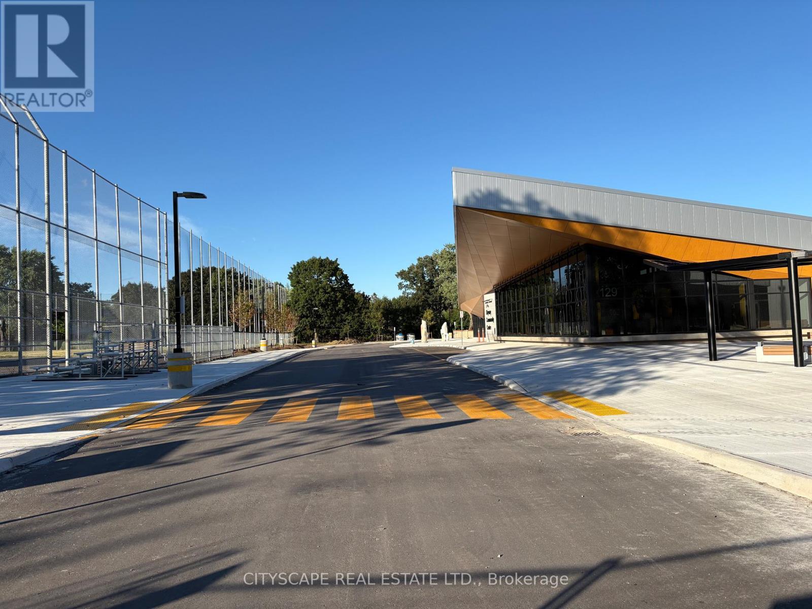 152 Kenwood Avenue, Burlington (Appleby), Ontario  L7L 4L7 - Photo 40 - W12395605