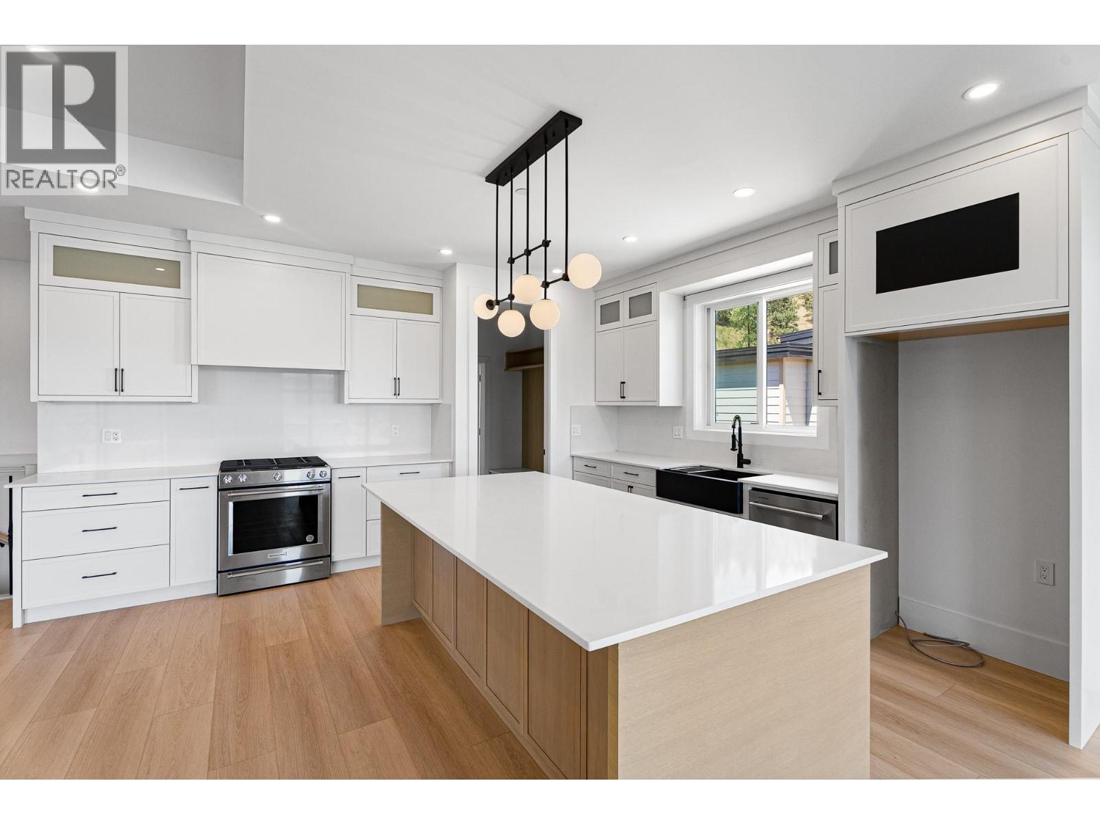 8928 Tavistock Road, Vernon, British Columbia  V1H 2L4 - Photo 38 - 10362563