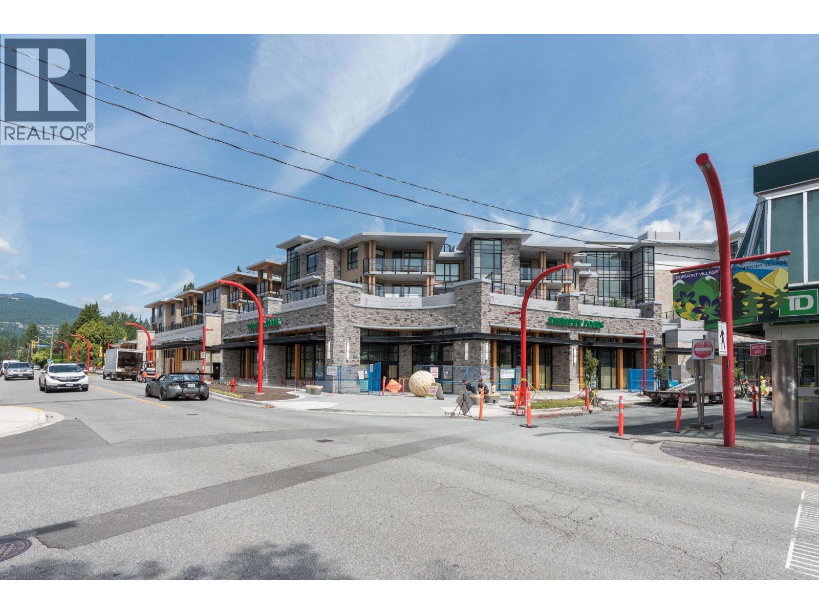 317 3220 CONNAUGHT CRESCENT, North Vancouver, British Columbia