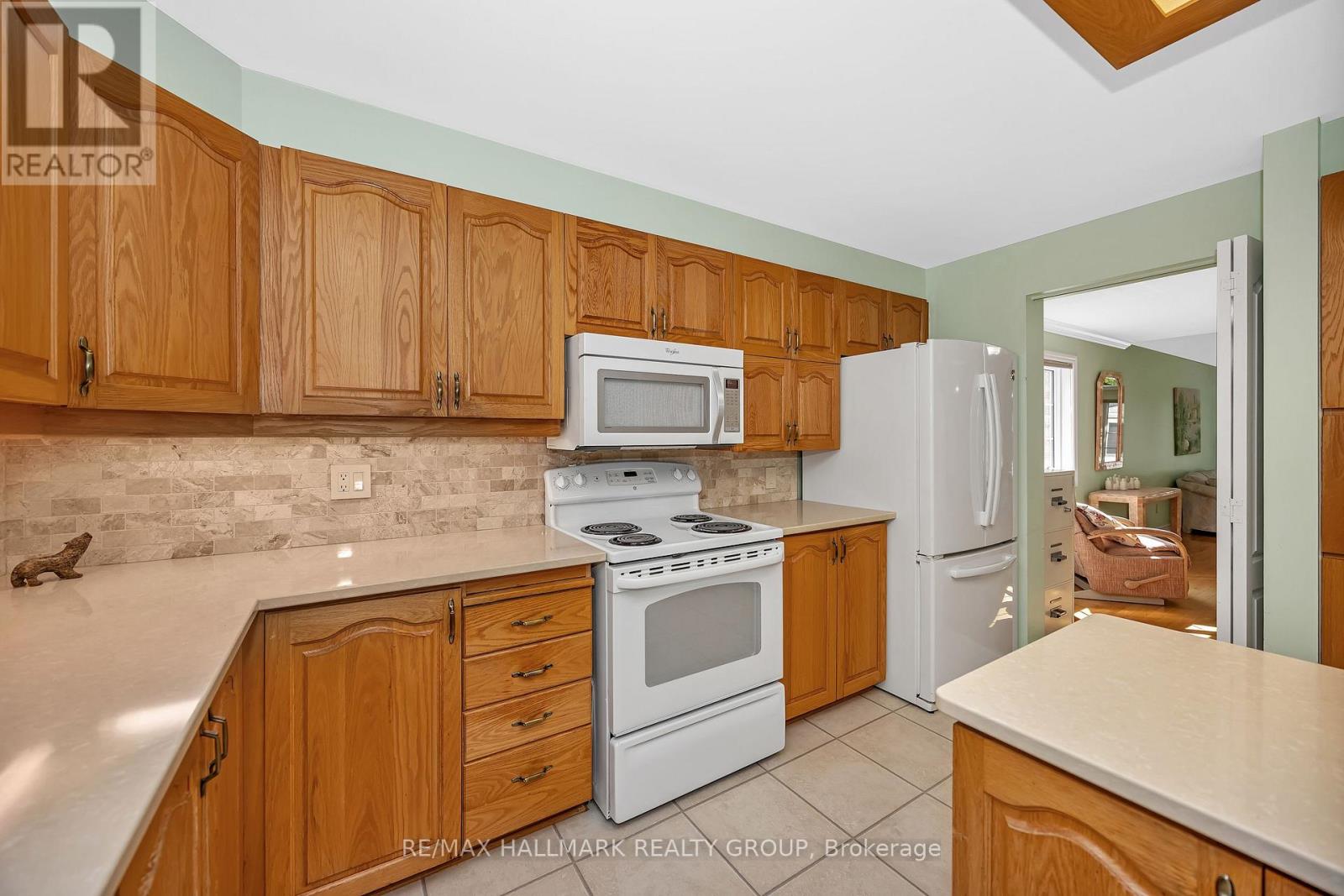 1725 Autumn Ridge Drive, Ottawa, Ontario  K1C 6Z1 - Photo 13 - X12395766
