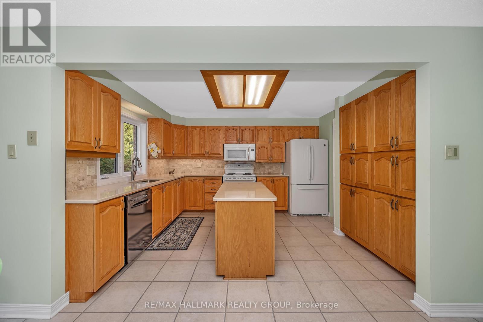 1725 Autumn Ridge Drive, Ottawa, Ontario  K1C 6Z1 - Photo 15 - X12395766
